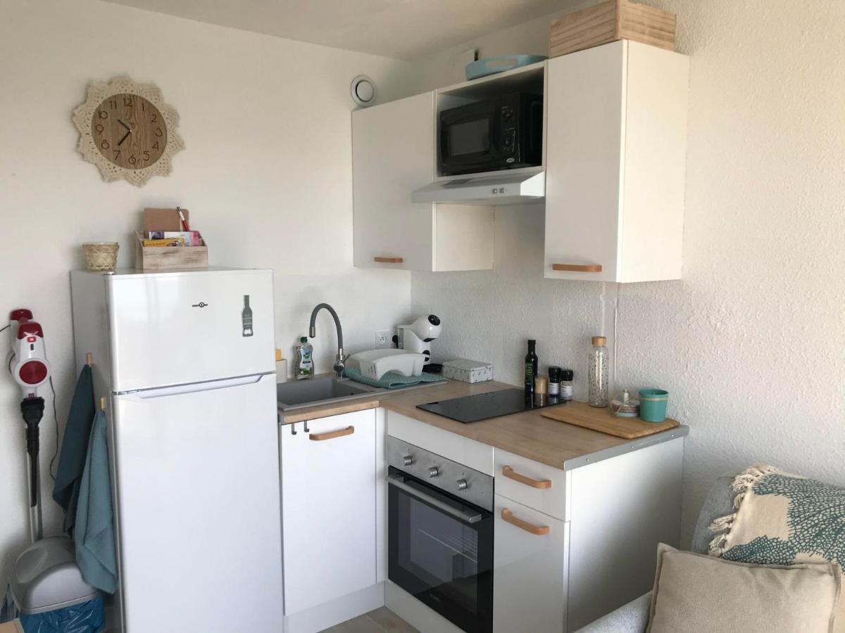 Ile Du Cap Couladere: Lakeside Retreat With Jacuzzi And Pool Complex Apartment